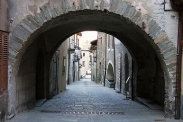 Vie e scorci del borgo (Foto di Alessandro Vecchi)